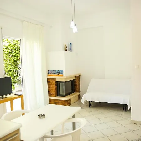 Aparthotel Elena Ormos Panagias